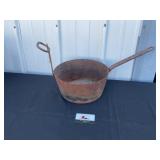 Cast iron pot
