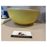 Yellow Pyrex bowl