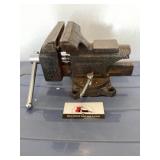 Bench vise