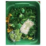 tote of st. patrickï¿½s decor