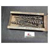 Auger drill bits
