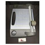 Paper cutter
