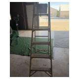Aluminum ladder