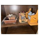 Decor and misc shelf contents