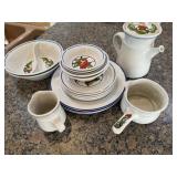 Poppy trail dish set / bring boxes