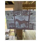 Horse welcome sign will need removed by buyer
