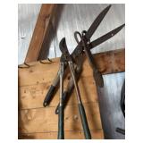 Trimmers and scissors
