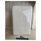 Vintage ceramic bathroom Niche