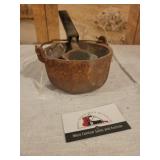 Cast iron smelting pot
