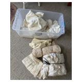 Tote of linens