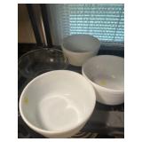 Pyrex bowls