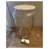 Glass battery jar