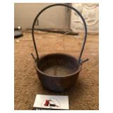 Cast iron smelting pot