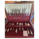 Flatware set