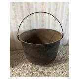 Cast iron pot