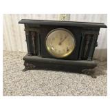 Vintage mantle clock