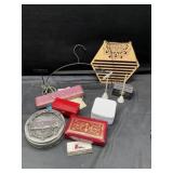 Jewelry organizers/containers