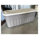 Oversized Rubbermaid Tote