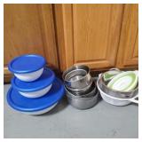 Plastic and Metal Kitchen Bowls