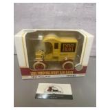 Ertl New Holland 1905 Ford Delivery Car Bank, a