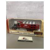 1:34 scale die-cast metal Ertl 1925 Kenworth