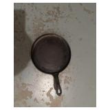 Cast iron pan
