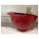 Red nesting bowls