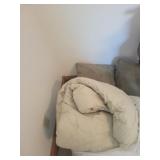 Comforter & pillows