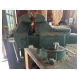 Master force bench vise