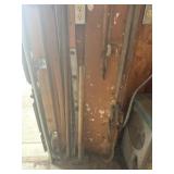 Magnet, sledge hammer, straps