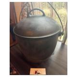 Cast-iron pot number eight small damage