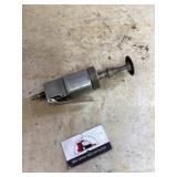 Pneumatic cut off tool