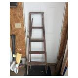 4 foot wooden ladder