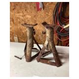 Jack stands