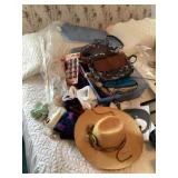 Total of purses, Yankees, cowboy hat