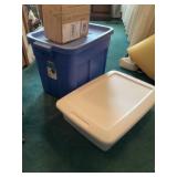 Rubbermaid tote with lid and contents