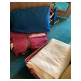 Queen, size bedding, and pillows
