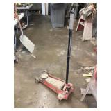 Hydraulic floor jack works as it should