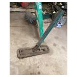 Automotive floor pulling post or floor jack