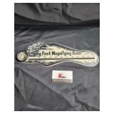 Big foot magnifying ruler