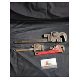 Pipe wrenches