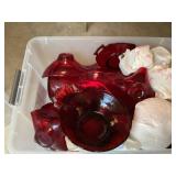 Assorted ruby red glas