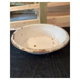 Vintage enamel wear basin