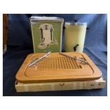 Insulated automatic perk & deluxe carving board