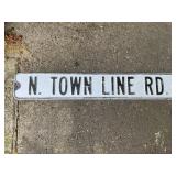 N Town line  Rd sign