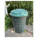 Garbage can with tarps
