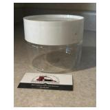 Pyrex jar with lid