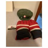 Vintage Chinese military hat and gloves
