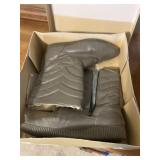 Size 8.5 Womenï¿½s Boots
