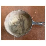 Cast iron skillet